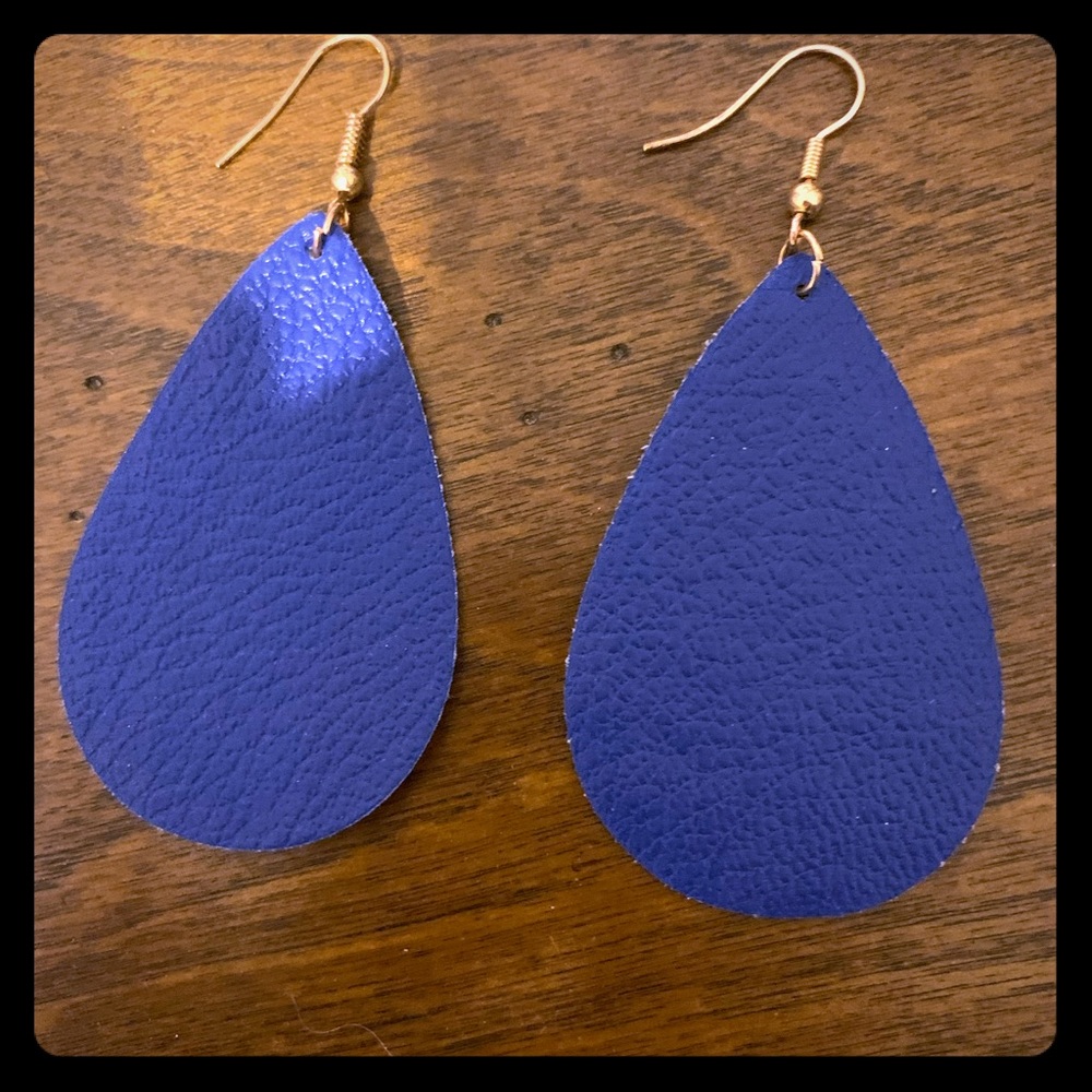 Drop earrings